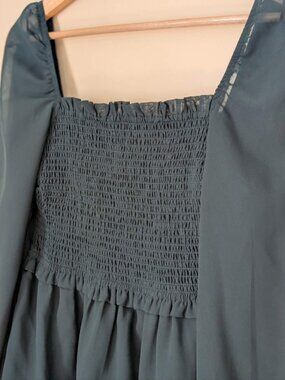 Gorgeous emerald green dress, size small